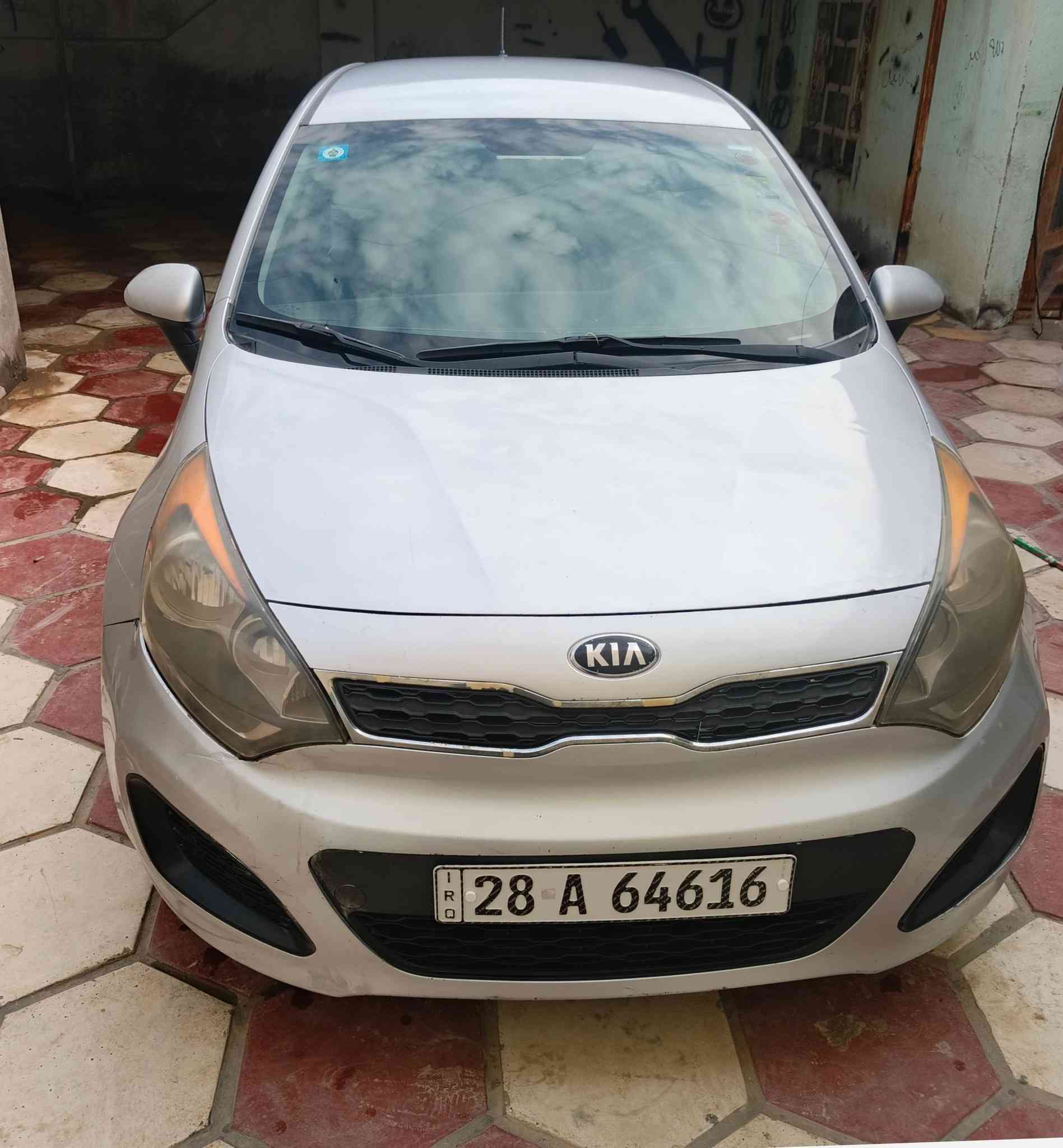 السلام عليكم 
كيا ريو 2016 وارد امريكي المكينه 1600 ضربه خفيفه بل كدام صفحه السايق السياره ماشيه 76الف ميل رقم نجف بسمي سنويه ل 2028 مداور ثاني يوم السياره نضيفه كلش كير ومكينه وتبريد وتدفه كفاله الحداديه نضافه 90 السياره خير من الله ما ناقصها شي السعر87$ وبيها مجال حك الجيه للستفسار واتساب فقط ***********.المكان ناصريه سجن الاصلاح
