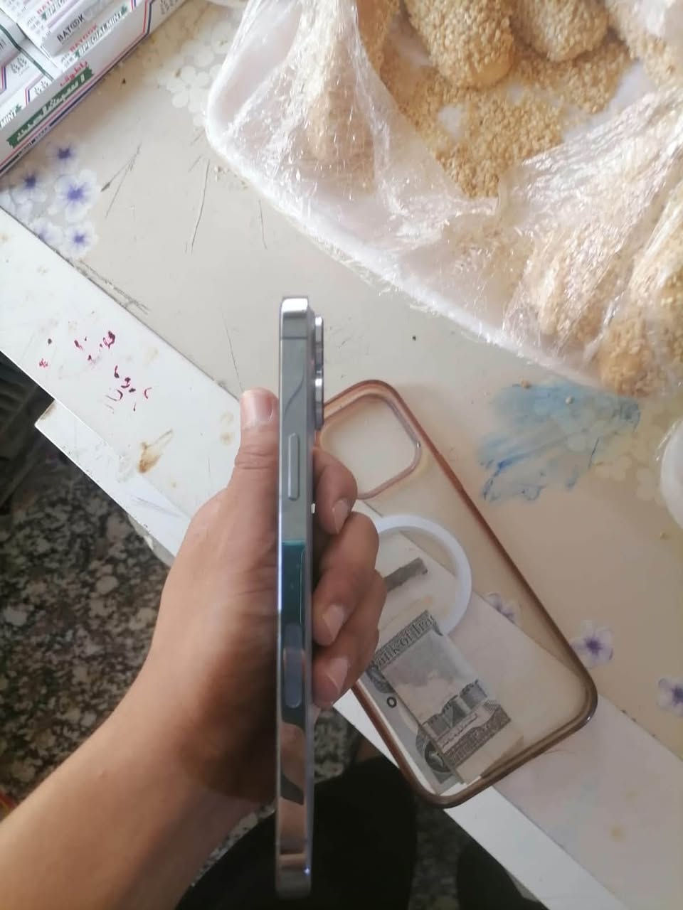 ايفون 13برو ماكس للبيع جهاز مامفتوح وبطاريته 84
وذاكره 256 مكاني ناصريه مركز مدينه الصدر 
سعر 750وبي مجال للشراي وهذا رقمي ***********

