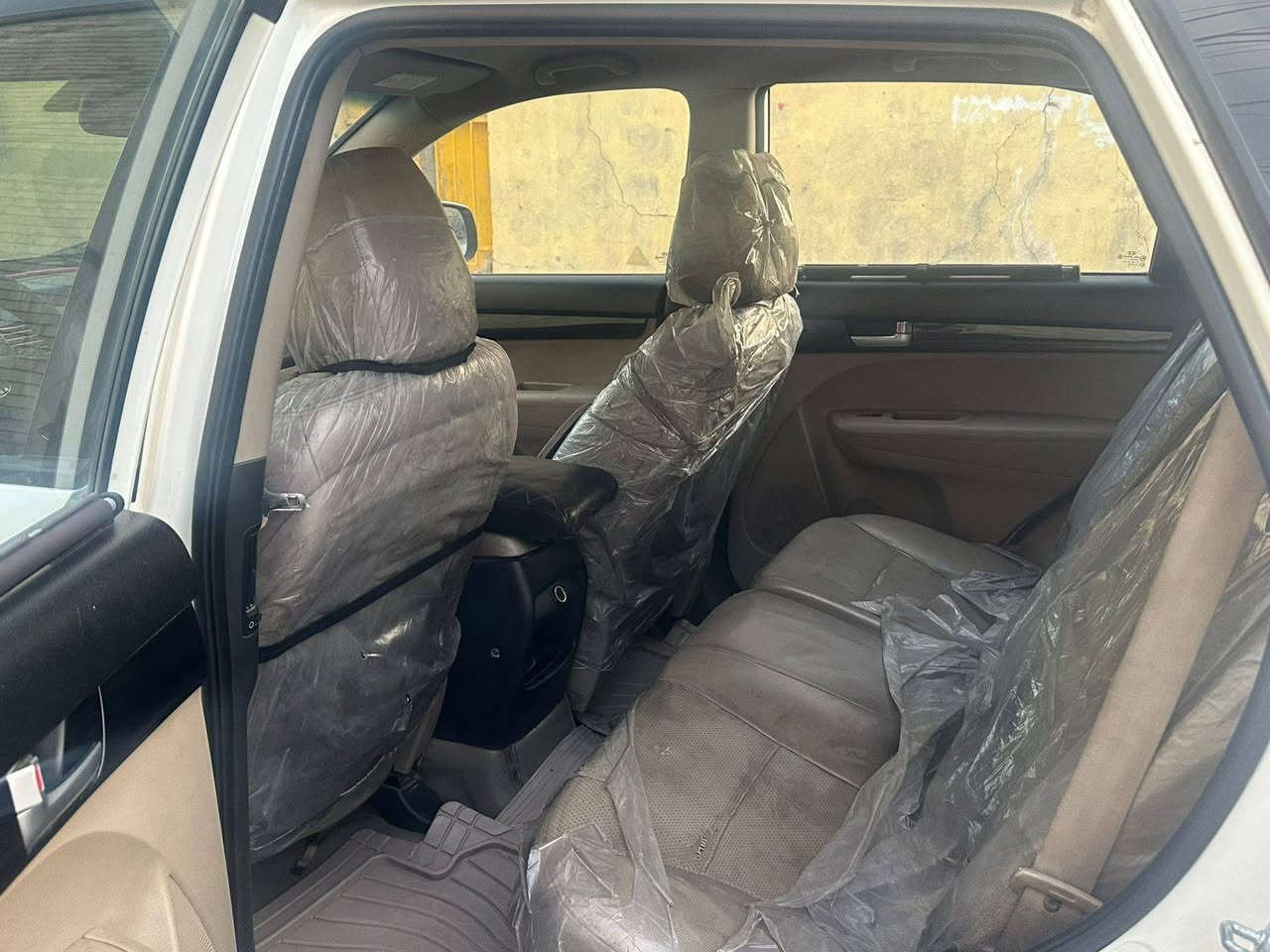 سلام عليكم البيع سورنتو 2014خليجي محرك 4 سلندر البكان بغداد السعر 160وبيه مجال الرقم *********** واساب موجود
