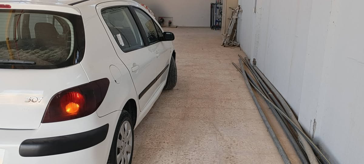 السلام عليكم بيجو 307 سياره     موديل 2005  حلوه ونضيفه  السياره مابيها نقص برغي ترايك وين  متحب  مابية ضربة السياره  مرتبة على ايدي  تبريد  شغال    السعر 58    الف رحمه على والديكم  الموشراي  لا يتصل وتعبني   ***********.  ..***********
