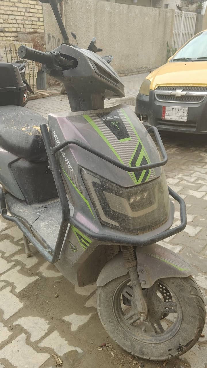 السلام عليكم
دراجة شحن 6 بطاريات 

الدراجة بطارياتهه نص عمر 

العنبار مال بريك الخلفي عاطل بيهه كون يتبدل 

وكشرهه وشكلهه كله مبين بالصور 

سعرهه 300

مكاني الشعلة 

***********
