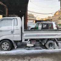 سلام وعليكم كيا حمل 2009رقم بغداد جديد سياره جاهزه على اخر حباية سياره...