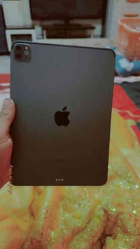 للبيع  ايباد 11 ايباد 120فريم بوبجي  ايباد كلش نضيف شخط ما بيه  بطاريه...