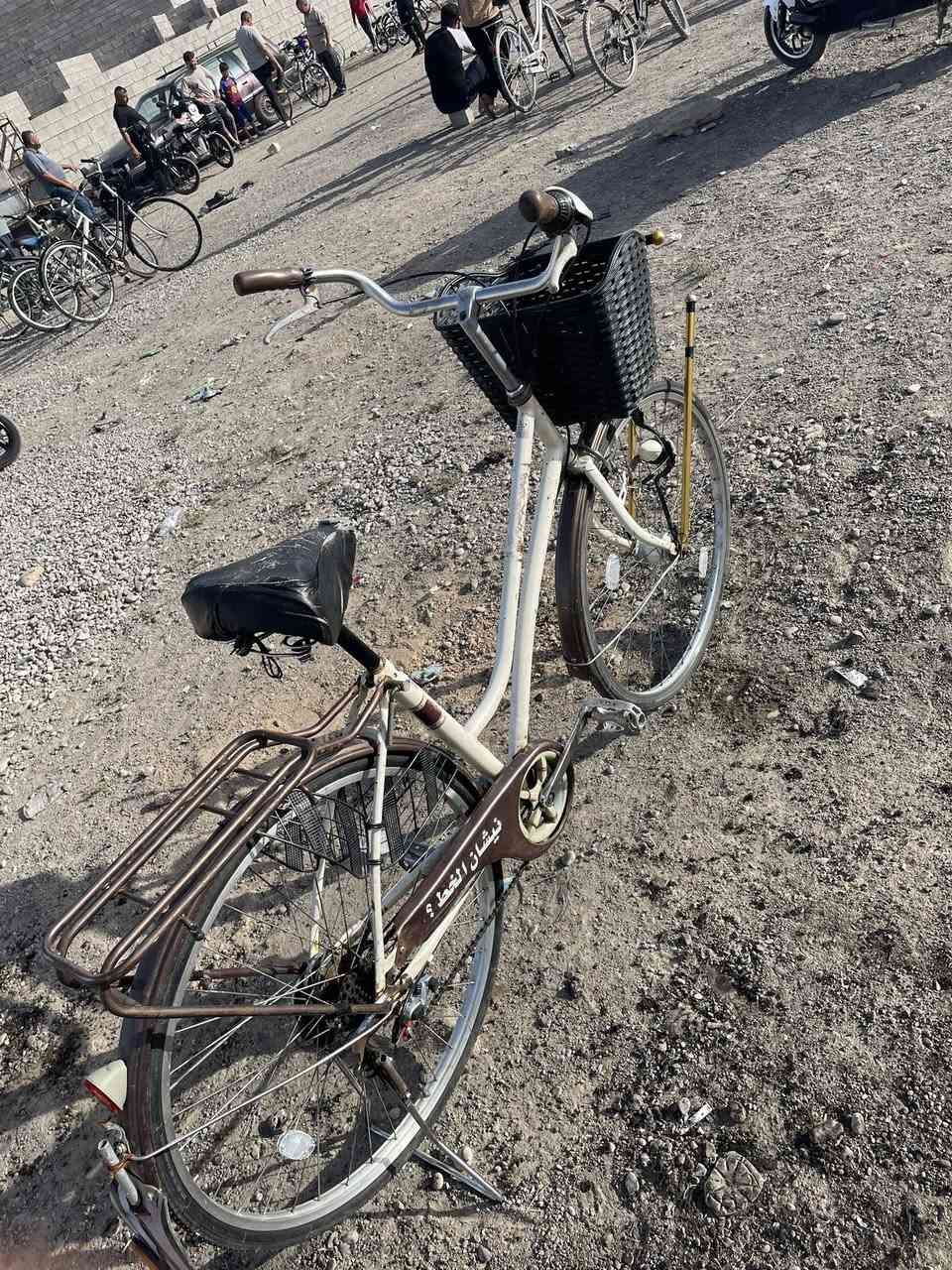 السلام عليكم باسكل للبيع باسكل جاهزه حجم 26 نظيفه مكينه جديد تايات كلشي مابيها يعني باسكل جاهزه مستعجل على بيع والله والاستفسار على الرقم *********** تعال شوفه عجبك آخذ ما عجبك عوفه وامشي مكاني موصل حي التأميم التواصل خاص  السعر خاص
