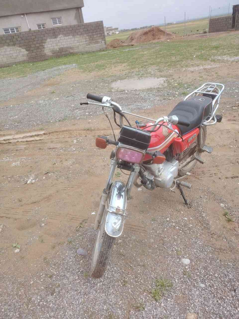 السلام عليكم تايكر 2020 للبيع شرط شغال كلشي مابي
السعر 300وبي مجال *********** اتصل ودلل
