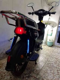 شباب دراجه شحن مراوس به 13 ايفون برو ماكس سرعه 99 حقيقي 80 حجم 20 صالي...