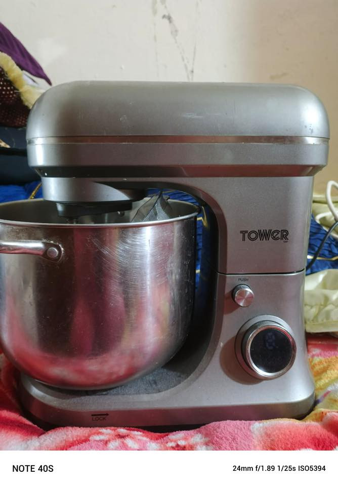 سلام عليكم عندي عجانه للبيع  ***********
