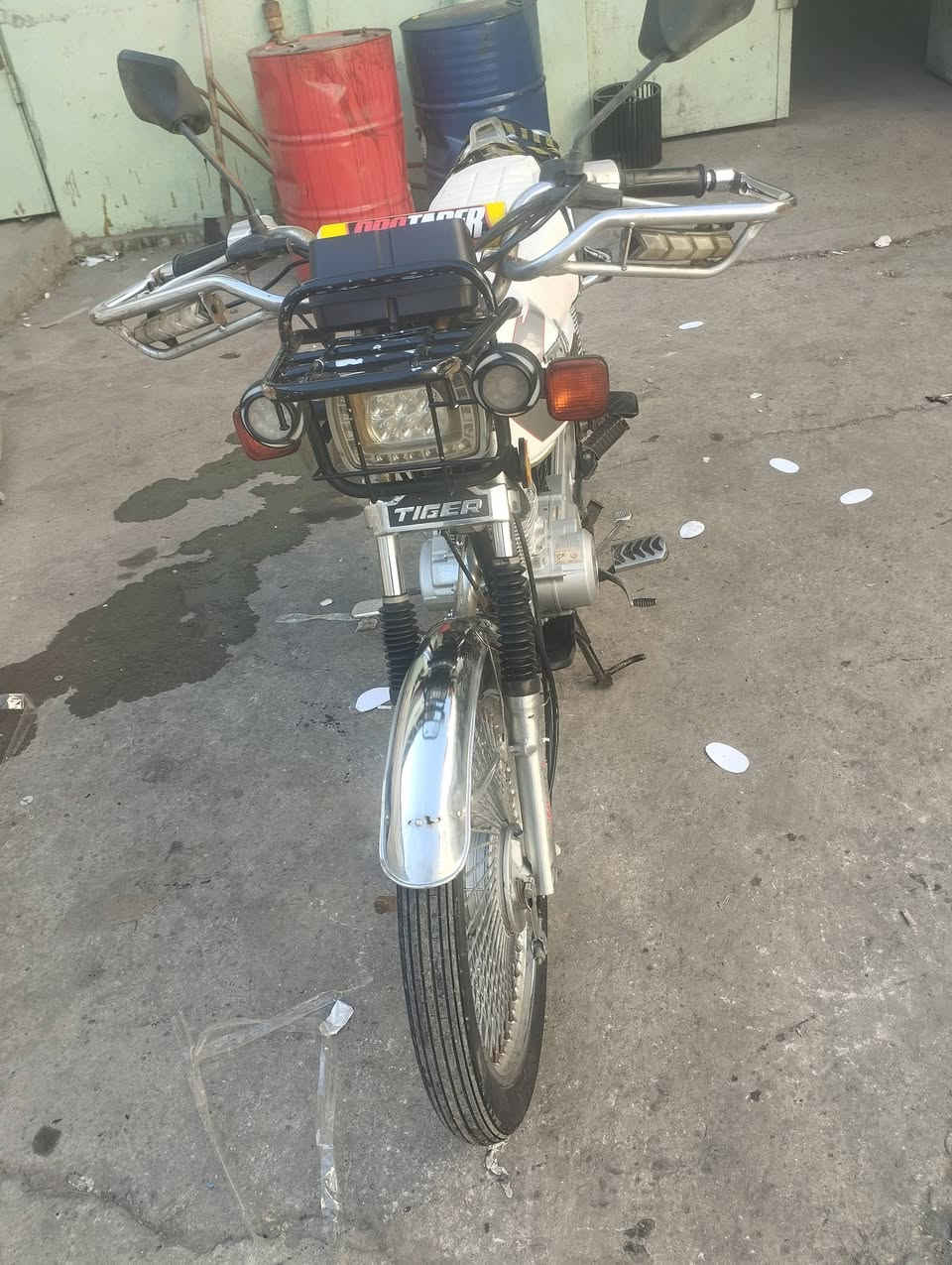 ماطور بارت للبيع مرقم سنوية بأسمي رقم نينوى السعر 1.700 بي مجال شي قليل
راسلني خاص .


**إذا كنت صاحب هذا الإعلان وتريد حذفه لأي سبب، رجاءا أرسل رسالة إلى الدعم الفني**