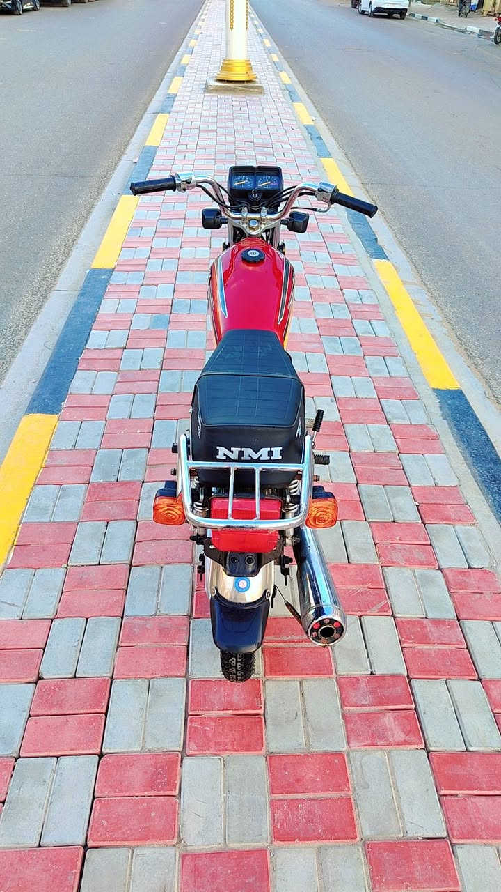 دراجة ارشة موديل موديل 20 طالعة بل 21 اوراق اصولي
وصل معرض بسمي الدراجة كفالة عامة شرط الف ما تصرف 
عليهة السعر 550 قفل عنوان كربلاء ***********
