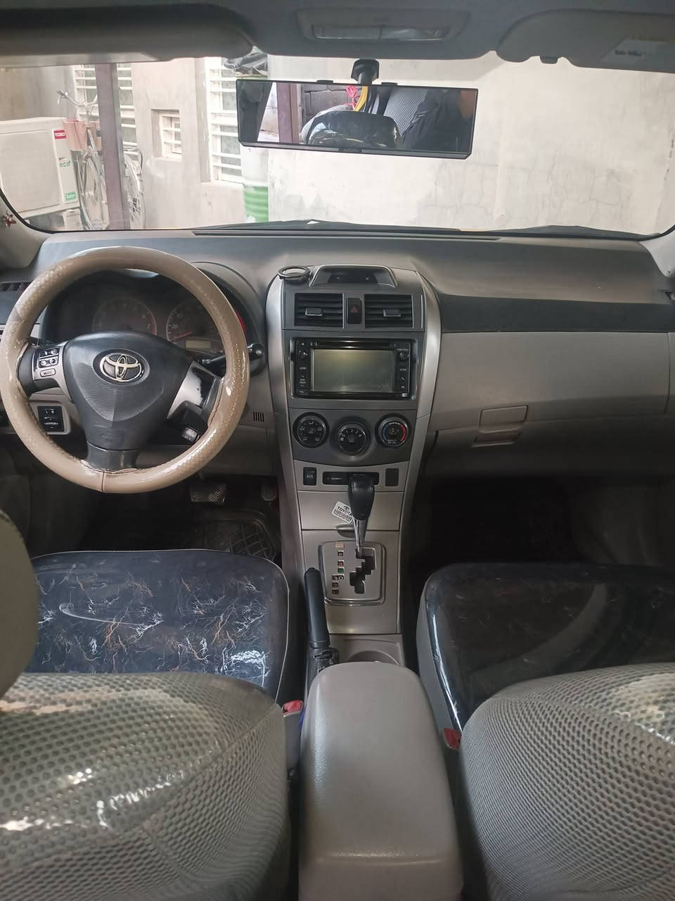 سلام عليكم
كورلا موديل (2012)
وارد امريكي كندي
محرك كير تبريد نضيف ما عدى محرك شويه بي تبخير
شاشه اصليه تحكم ستيرن اشير بل مري لد نهاري
سياره جاملق الايسر مبدل بدون دواخل وطخه بل بنيد
سياره نضيفه  دوشمه جديده سقف وكاعيه وكشنات 
سعرها(115)
مكان بغداد بياع نهائيت شرطه الخامسه
رقم الهاتف (***********) بي وتساب
