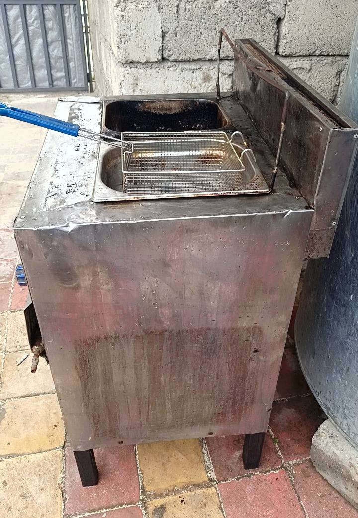 قلايه مال فنكر نار قويه مشعلين داخل السعر 85 المكان جانب الايمن مدخل المامون ‏ ارقام المبايل ‪***********‬‏ / ***********
