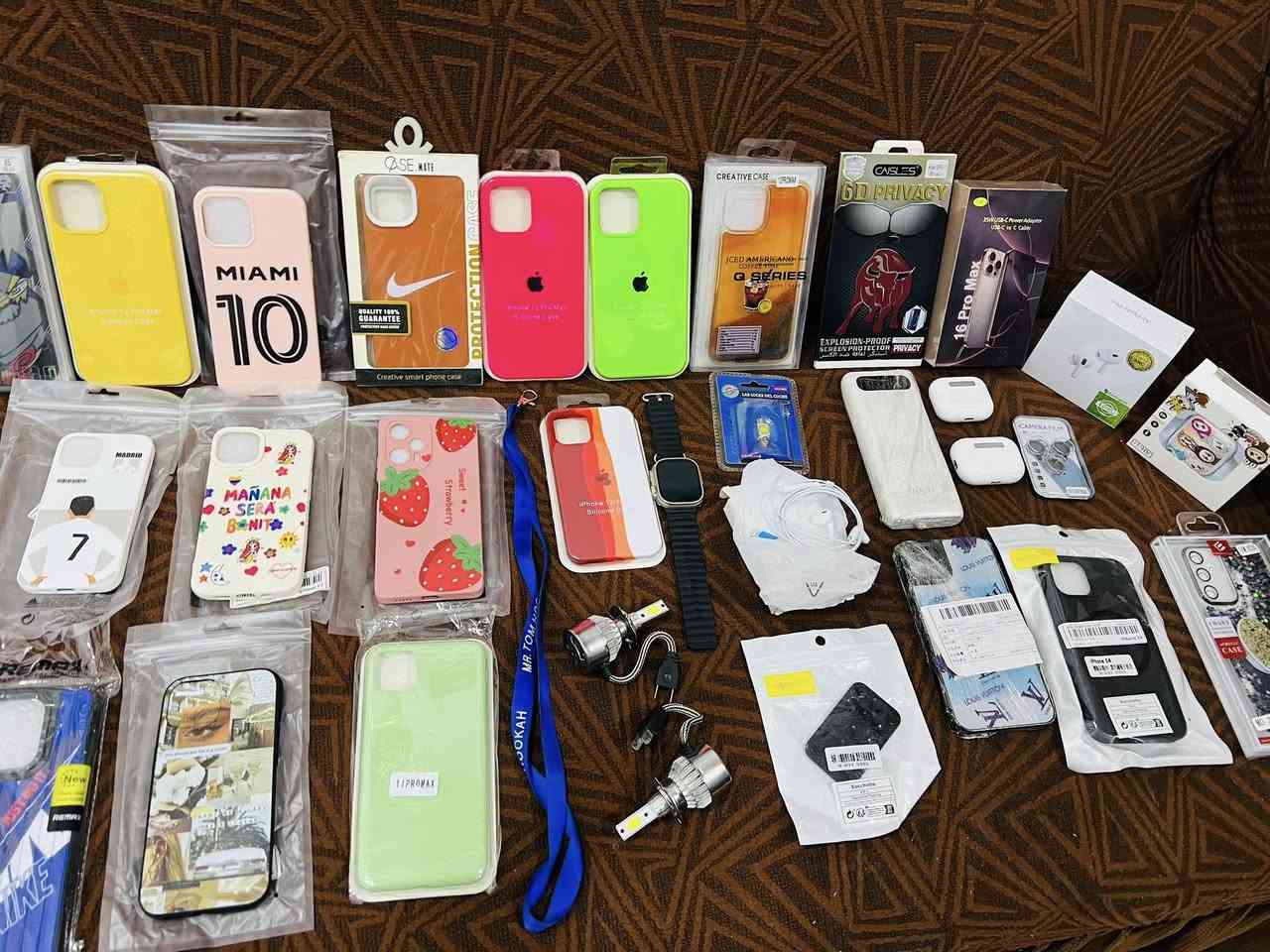 حبايب غراض بالة وجدد اصليات للبيع سعرهن شلع 35الف مكاني بغداد حي القاهرة ***********
توصيل مجاني كافة المناطق والمحافضات

سماعات ايفون 1
ايربود اصلي وتجاري 2
مداليات جهاز عدد 1
كيس سماعة عدد 2
شاحنة ايفون16 برو ماكس اصلية جديدة 1
لاصق ايفون 1
كفرات اجهزة ايفون حديث عددهن 21
كفرات اندرويد 5
مدالية عدد 1
ساعة بالة كوبي يرادلة بس شحن1
لاصق حماية كامرة 15 برو ماكس
كلوبات جوكر سيارت كورية جديد وشغال ع الفحص
مدالية عدد 1
شاحن نقال هوكو بالة1
