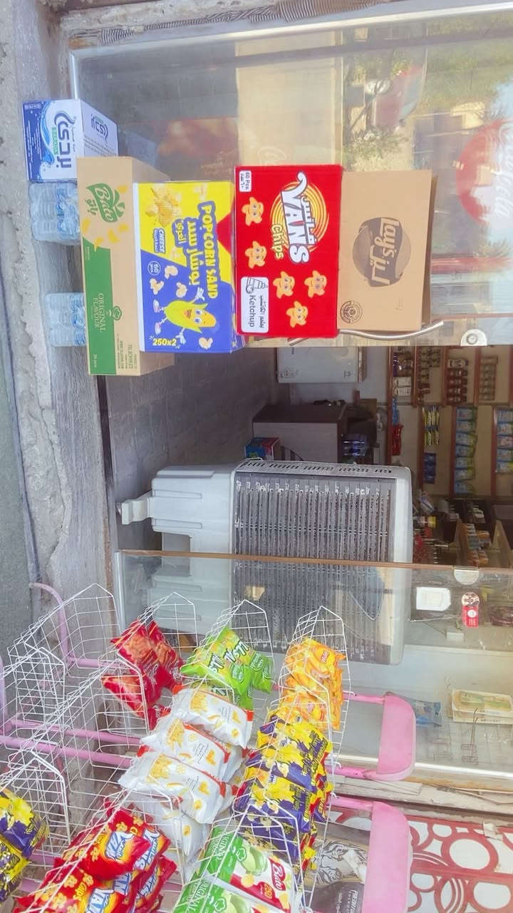 اللهم صلي على محمد وآل محمد 
السلام عليكم ورحمة الله وبركاته 
محل للإيجار أسواق 
عدم التفرغ بسعر مناسب جدا
للاستفسار ***********
