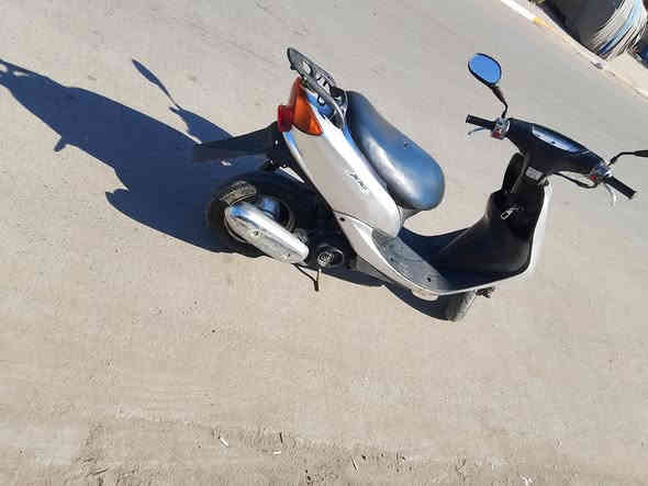 السلام عليكم للبيع عصفورية فحل دراجة مكفولة كفالة عامة من كلشي تجي وتفحص وتكلب وتقتنع دراجة اي نقص مابيهة مكينة جديدة مال رمبة شاديلهة صار سبوع دراجة كهربائيات شغالة كلهة عداد لايتات نقص فقط اشاير امامية دراجة شلعة ومعدل ناعمة دراجة اي نقص مابيهة السعر 275 مكاني بغداد دورة شارع 60 شراي اتصل على رقم وبيك خير وتدلل ***********
