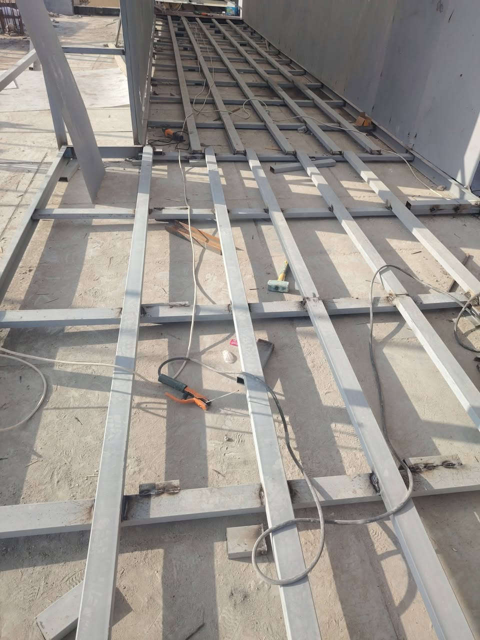 عمل درجه اولى بانسب الاسعار حسب الطلب كرفانات ميوزه محجرات كافه اعمل الحداده لحام ضغط 70/18قطع بالاوكسجين لحام معدات ثقيله والات الزراعيه
***********📞📲
