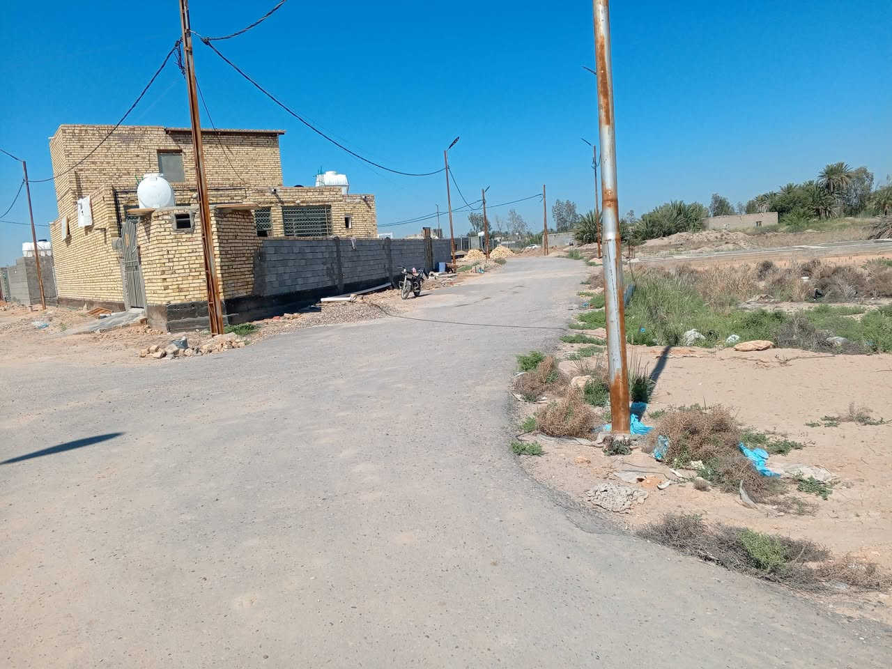 📢عرصه 200 متر 🏡في. المجمع السكني المقابيل السيطره 
بالعبود مقابيل جسر حي اور🌉
ع شارعين متوفر كافه الخدمات 
من ماء و كهرباء ومجاري
بسعر 💸11💸 وبيه مجال...مستعجل ع بيعها 
للاتصال ع الرقم  ***********
او المراسله
