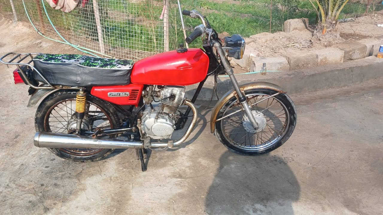 سلام عليكم البيع دراجه نامه دوات مكفول من سرقه  مكنه ناعه    سعر  ٢٧٥  مكاني ابو خصيب باب طويل  رقم الهاف  ***********
