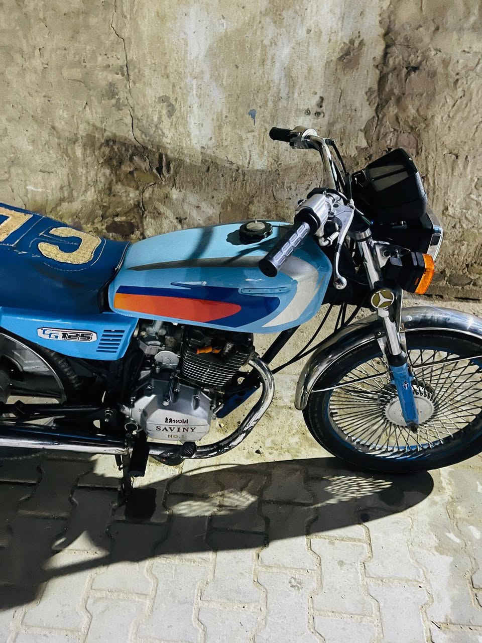 دراجه اربعه كير بيه مكينه سيفان خمس كير مديل 21 موديل الدراجه 2019 معمره استوه ويل خلفي جوبلس دراجه رقم وسنويه بأسمي مداور شوكت معيجبك نكره سلف بكل وقت المكينه مفتوحه ولفات وبستم فقط تجي وتشوف بعينك نضيفه ومرتبه السعر 950 وبيه مجال حك الجيه رقم صاحب الدراجه ***********
