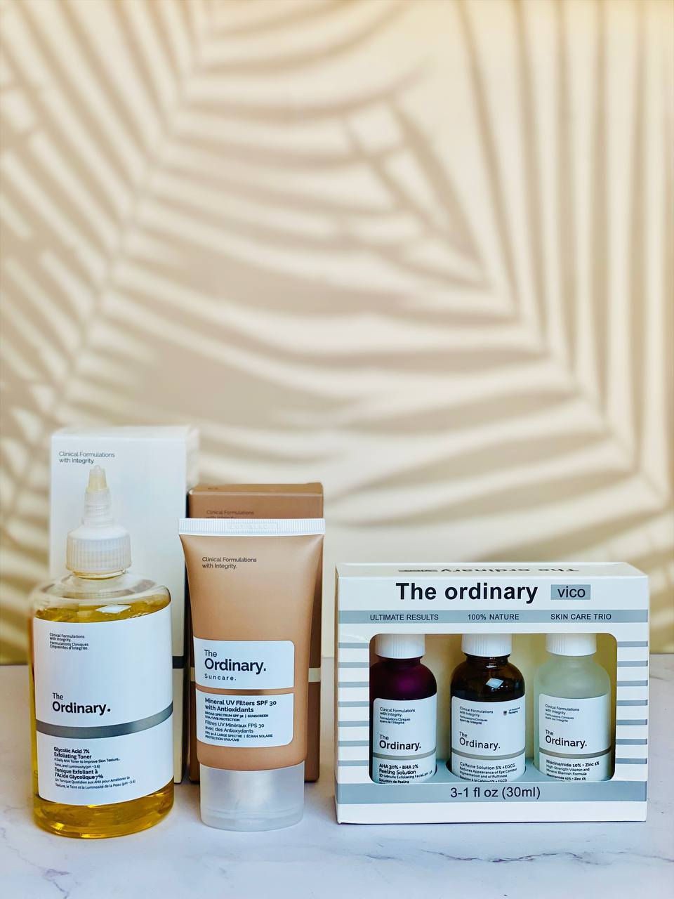 عرض لفترة محدودة 
✨ روتين البشرة المثالي من The Ordinary ✨

دللي بشرتج بأقوى مجموعة عناية حتى تحصلي على بشرة صافية ومشرقة 🌿🤍

💧 تونر Glycolic Acid  
يقشر البشرة بلطف ويزيل الخلايا الميتة ويعطي نعومة وإشراقة.

☀️ واقي شمس The Ordinary SPF 30  
يحمي البشرة من أشعة الشمس ويمنع التصبغات والاسمرار.

🧴 مجموعة سيرومات The Ordinary  
• سيروم النياسيناميد لتقليل الحبوب والمسام  
• سيروم الكافيين للهالات تحت العين  
• سيروم الأحماض لتجديد البشرة وتقشيرها

النتيجة مع الاستمرار 👇  
✨ بشرة أنعم  
✨ تقليل الحبوب والمسام  
✨ توحيد لون البشرة  
✨ إشراقة ونضارة طبيعية

سعر العرض 30


**إذا كنت صاحب هذا الإعلان وتريد حذفه لأي سبب، رجاءا أرسل رسالة إلى الدعم الفني**