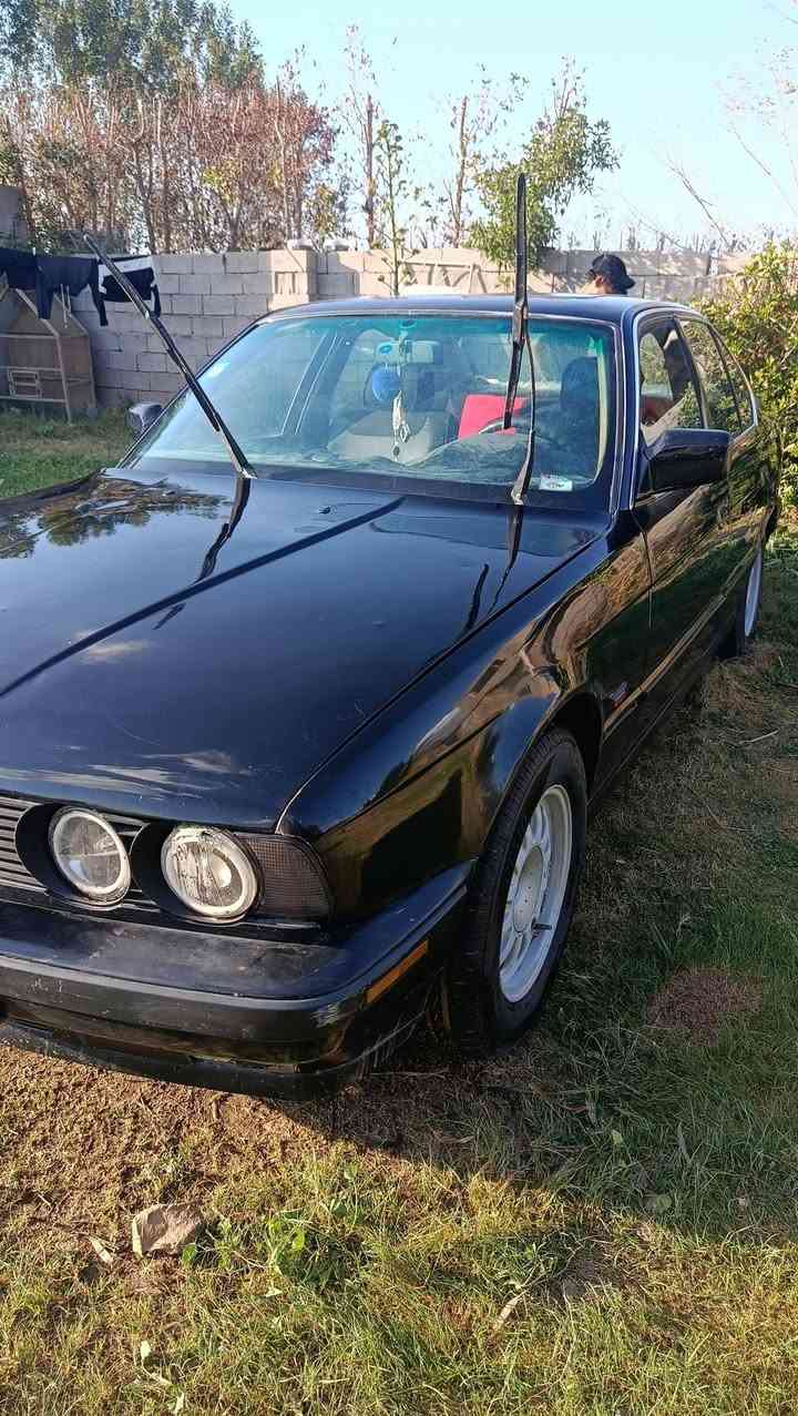 سلام عليكم للبيع بي ام مفتوح جاهزه نضيفه حيل نقصه بطاين الوره مكان بغداد للاستفسار تخم تاير جديد سعر 38 وبيه مجال للاستفسار ***********
