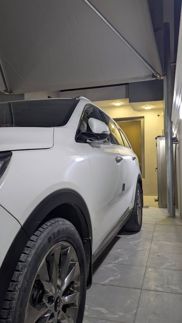 السلام عليكم 
سورنتو 2020 خليجي 
رقم بغداد الجديد بسمي 
مكفوله 
محرك 6 سلندر 
انفكيشن 
كشنتات جلد 
7 راكب 
ماشيه 79 الف حقيقي 
السعر 260 وبيه مجال
(***********)
