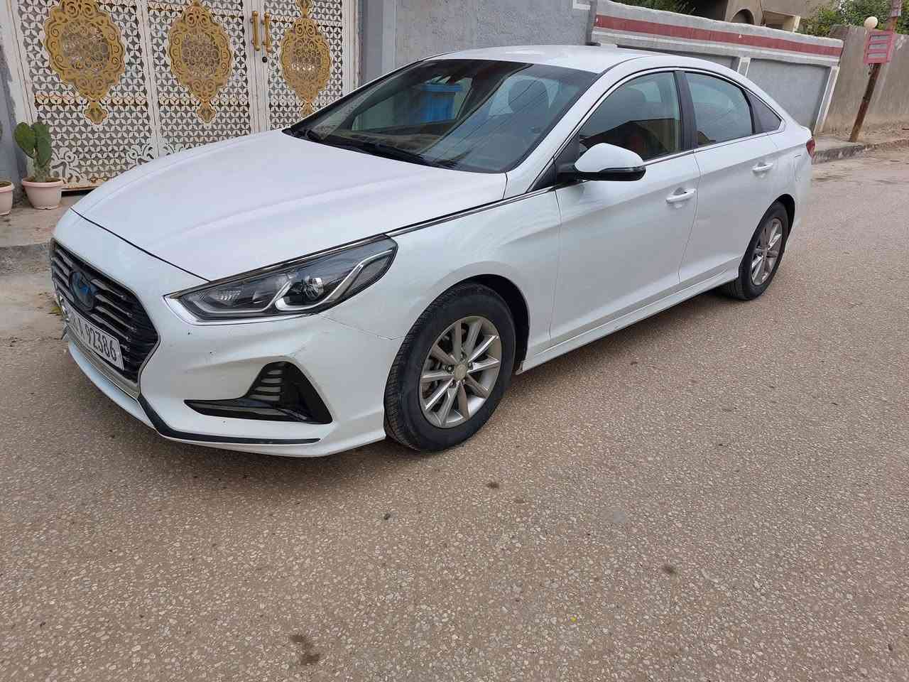 السلام عليكم لبيع سوناتا موديل 2019 رقم بابل انكليزي هزه سنويه جديد بيهه هلال الخلفي صبغ وبيهه بارد  مكينه مامفتوح برغي كير ومكينه حداديه مكفولات تبريد ثلج تخم تايرات جداد كهربائية كلهه شغاله سياره جاهزه من كلشي السعر 135 وبيهه مجال مكاني بابل ***********
