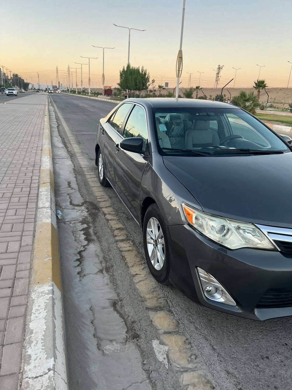 كامري 2012 وراد،امريكي للبيع  مصبوغه احزام ***********
