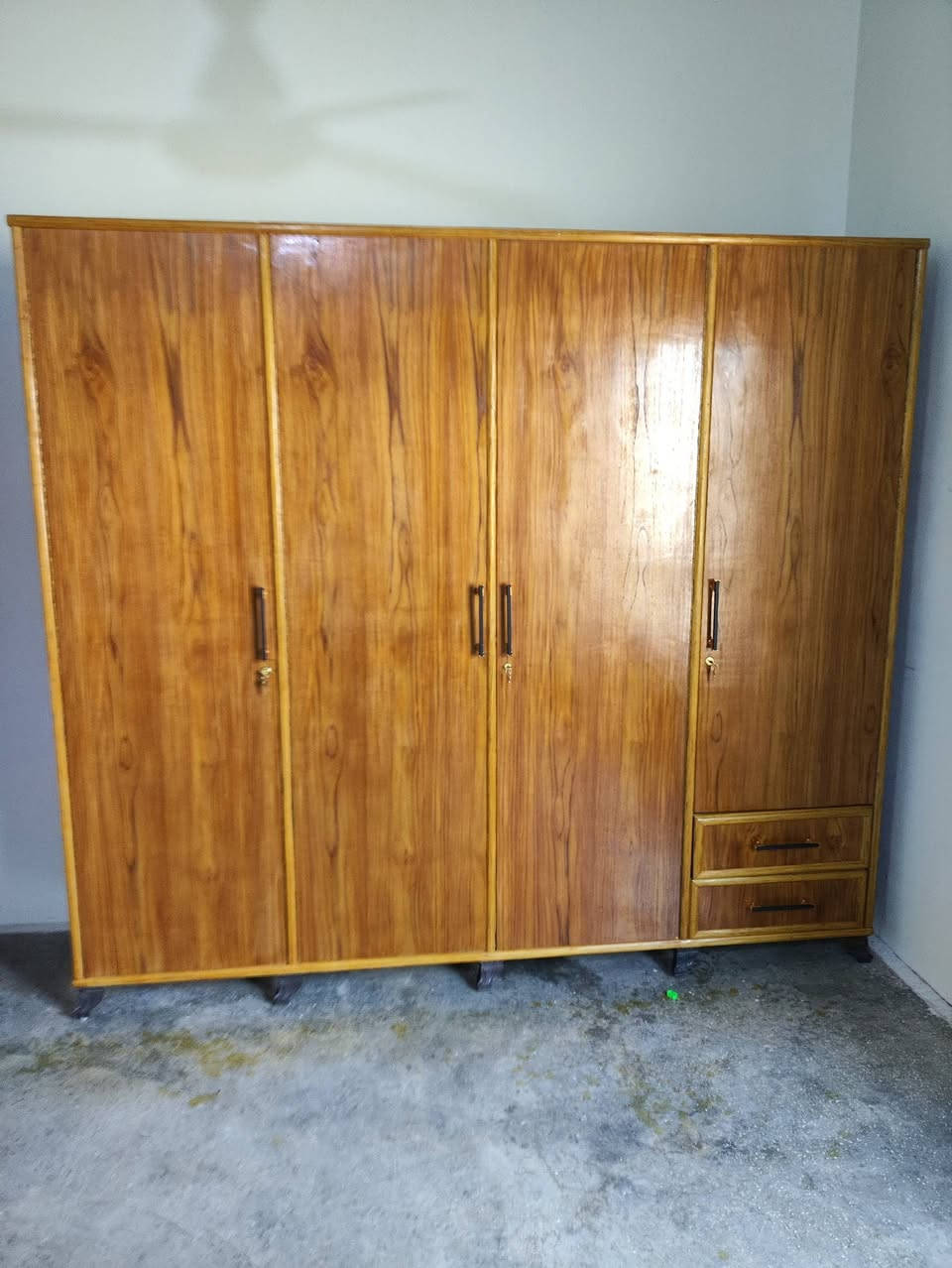 شغلنا اليوم 
صاج تكمة 4 ملم داخل خارح 
العنوان خانقين داره كوناره 
مقابل محطة كه لات لتعبئة ماء الشرب 
***********
