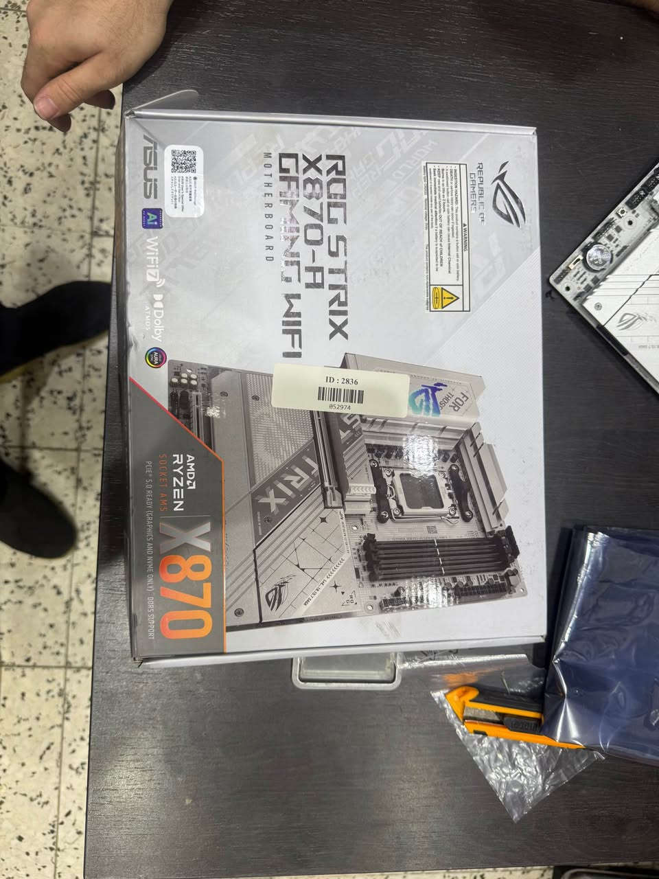 ASUS ROG Strix X870‑A Gaming WiFi 7
البيع 350 الف قفل موجود توصيل بغداد, العراق


**إذا كنت صاحب هذا الإعلان وتريد حذفه لأي سبب، رجاءا أرسل رسالة إلى الدعم الفني**