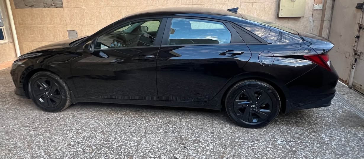 النترا ٢٠٢٣ أمريكي 
بدون ايرباك بدون دواخل حادثها سرقة بنيد فقط 
مكينة ٢٠٠٠ دوش
رقم أربيل سنوية وهزة جديد
السعر ١٤٧ وبيها مجال
مكاني بغداد
*********** بغداد, العراق
