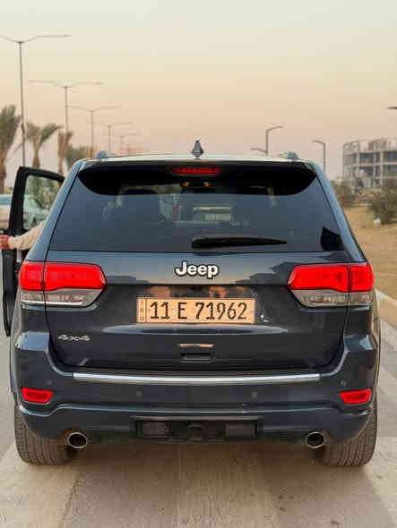 جيب اوفر لاند :2019 
المحرك : V6.  3.6L 
فول فول 
معروفة مواصفات الاوفر اعلى فئة بلجيب 
لون : ازرق كابوي الجديد 
حادث جاملغ وبنيد 
المواصفات 
* دفع رباعي 4x4 . 
* سقف بانوراما . 
* شاشه كبيرة 8.4 انج . 
* نظام الخرائط (GPS) .
* نظام التعليق هوائي (جكات) . 
* ستيرن كهربائي . 
* المصابيح الأمامية زنون .
* كشافات الضباب زنون .     
* تشغيل عن بعد .
* صندوق كهربائي .
* داخل اسود   .
* حفظ وضعيات الجلوس (ميموري) . 
* المقاعد الأمامية كهربائية .
* المقاعد الأمامية تبريد وتدفئة .
* سستم صوت الباين. 
* حساسات أمامية
* حساسات خلفية . 
* كاميرا خلفية .
* تدفئة ستيرن . 
* بخاخ ماء على المصابيح الامامي.
* المرايا الجانبية قابلة للطي .
* مرايا متحسسه للضوء العالي . 
* بلوتوث تلفون . 
* محدد سرعة . 
* نظام التشغيل والاطفاء الاوتوماتيكي ( Auto Start System ) .
معروضة 228 وبيهة مجال 

بيع او مراوس 
***********
