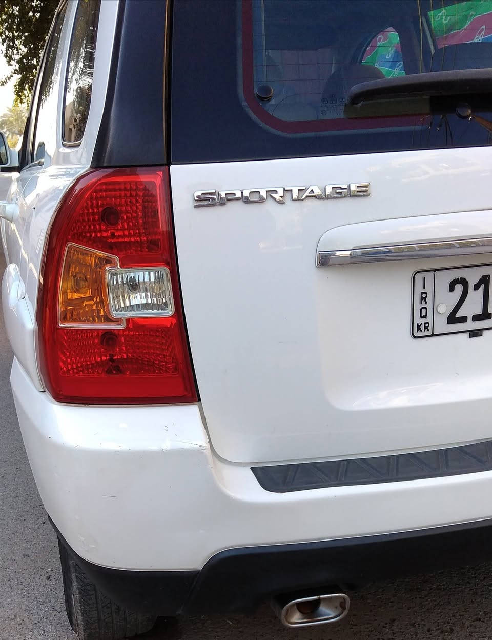 سبورتج ١٠ مكفولة من الصبغ ماشية ١٦٢ رقم سليمانية باسمي ومجدده محرك ٢٠٠٠ جيدجداً سيارة نضيفة السعر ١٣٥بيها مجال *********** و *********** بغداد
