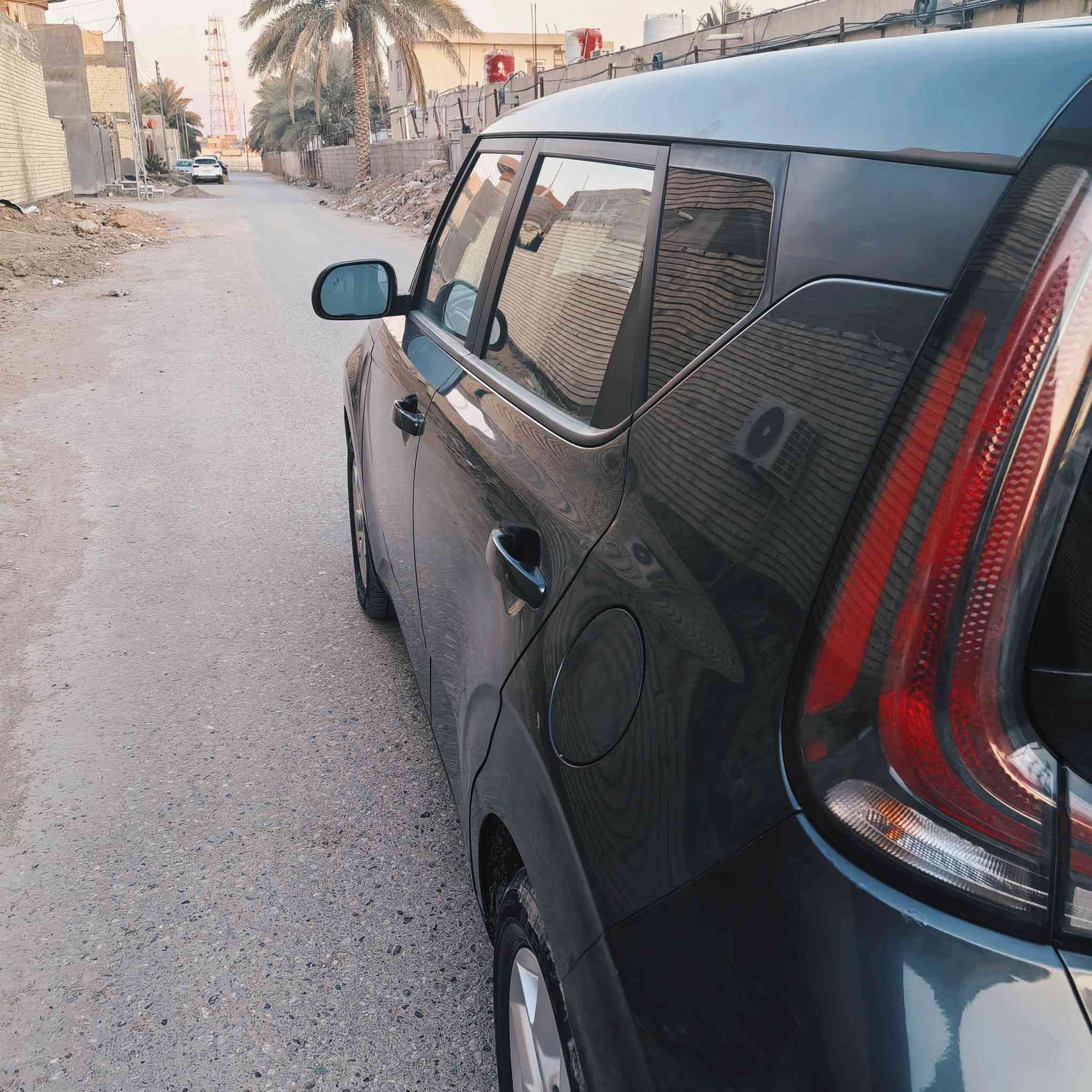 السلام عليكم
2023 
 رقم بغداد بأسمي مكاني بابل المسيب 
السيارة ماشيه 26 الف 
بيها قبق الجنطة مصبوغ نفسه مثل ما موضح بالصور السيارة جاهزة وجديدة واحلى من الصور ما شامه البانزين العادي ابد بدون ايرباك السيارة 
***********
السعر 165 وبيها مجال بسيط
