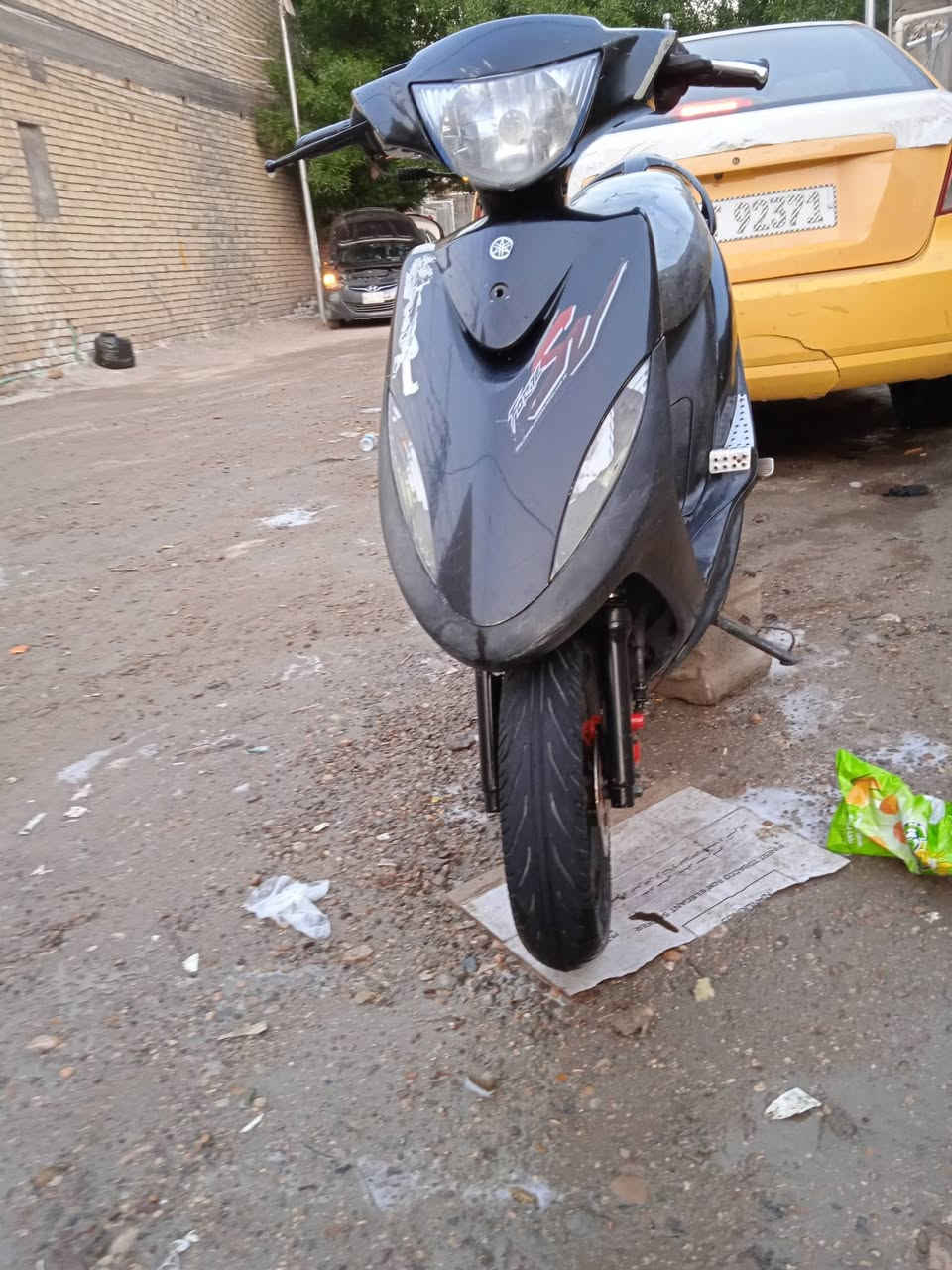 السلام عليكم دراجه بلاديه لبيع وبسعر مناسب دراجه نكره الصبح كلشي شغال كهربائية كله شغاله درجه جديده جديده كيلو متر شغال كيج بانزين شغال دراجه جديده *********** راسليني واتساب
