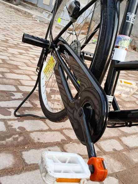 السلام عليكم بايسكل للبيع مديل 22السعر 140اوبي مجال قليل المكان الكوفه شارع المعمل والرقم ***********
