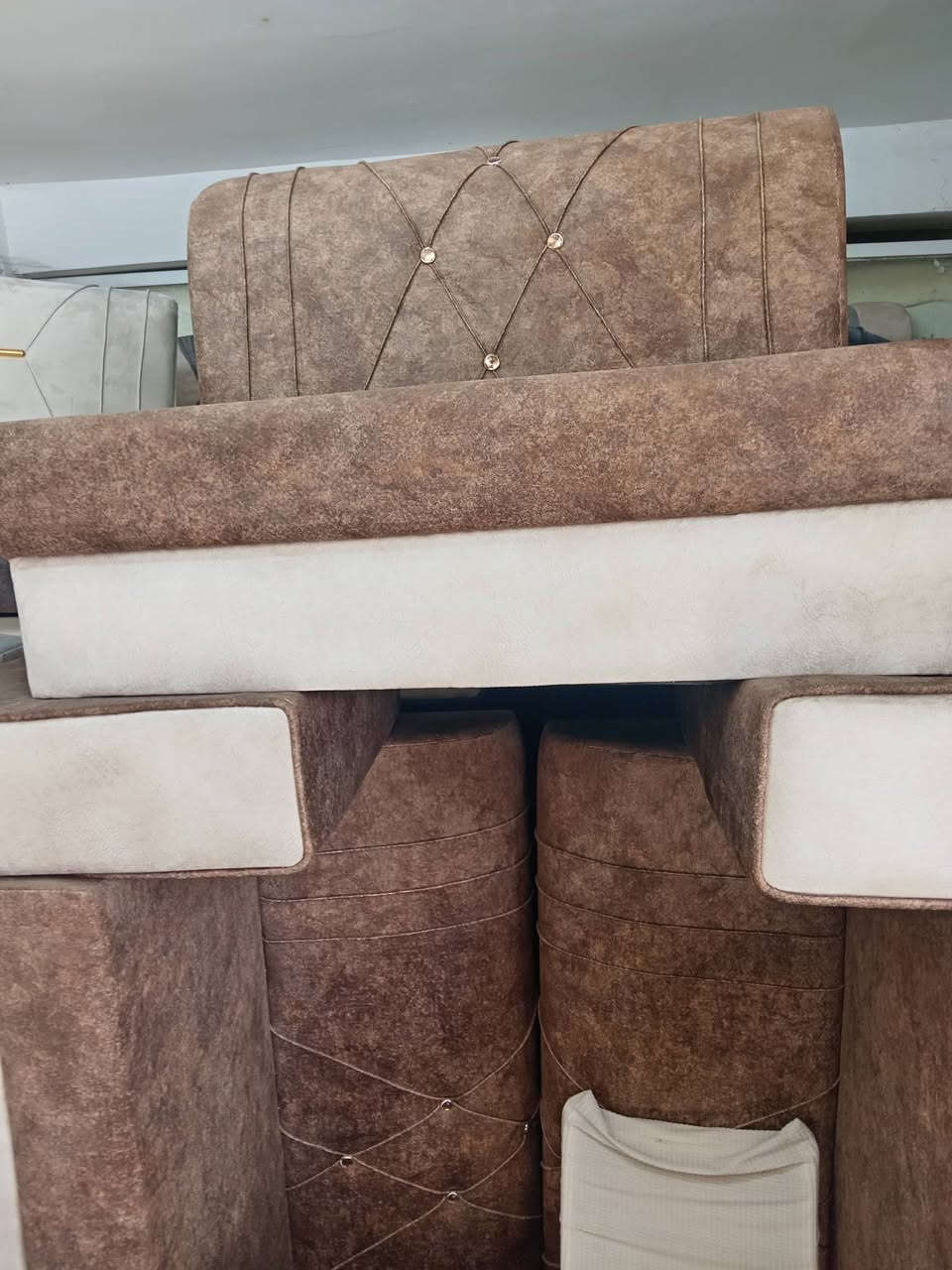 بسم الله الرحمن الرحيم
تم وصول حاويه ديوان ١٠ مقاعد السعر ٣٠٠ الف
العنوان كربلاء الحر القادسيه قرب الحديقه
واي استفسار ***********
