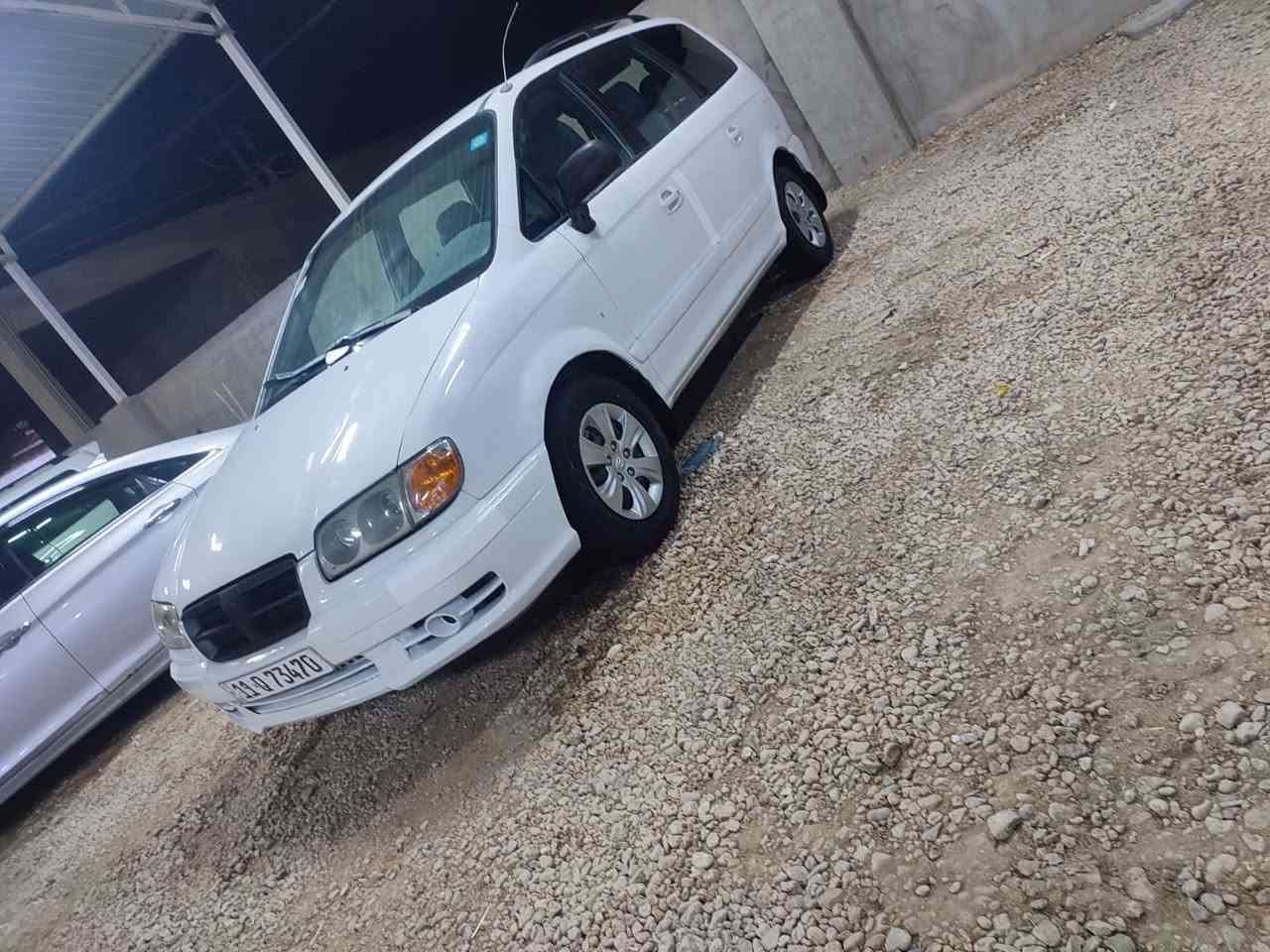 السلام عليكم ورحمة الله وبركاته
هونداي تراجيت موديل 2004 خليجي سياره جديده  وبلاديه بيها رشات صبغ بسيطه 

محرك كير حداديه كل جاهز تخم تاير جديد سياره كامله مابيها نقص ابد 

سبعه 7️⃣ راكب 

شاشه كأمره 

حجم المحرك 2700 

رقم بغداد دولي هزه وسنويه جدد 

السعر 68 وبيها مجال 

مكانها بابل مركز المدينه 

للاستفسار الاتصال على الرقم التالي 

***********
