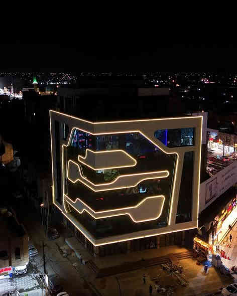 بيت المستقبل للعقار FUTURE HOSE🏡
———————————————————
📣:     توفر عقار تجاري في السيدية
مساحتة:500متر ركن
الوارد السنوي: 50000$
سعرها:7 مليون دولار وبيه مجال
عنوان المكتب: زيونة 714 فرع الامير مول مقابيل اعدادية طارق ابن زياد
التواصل والاستفسار ☎️: *********** ابو ياسر الزيرجاوي
