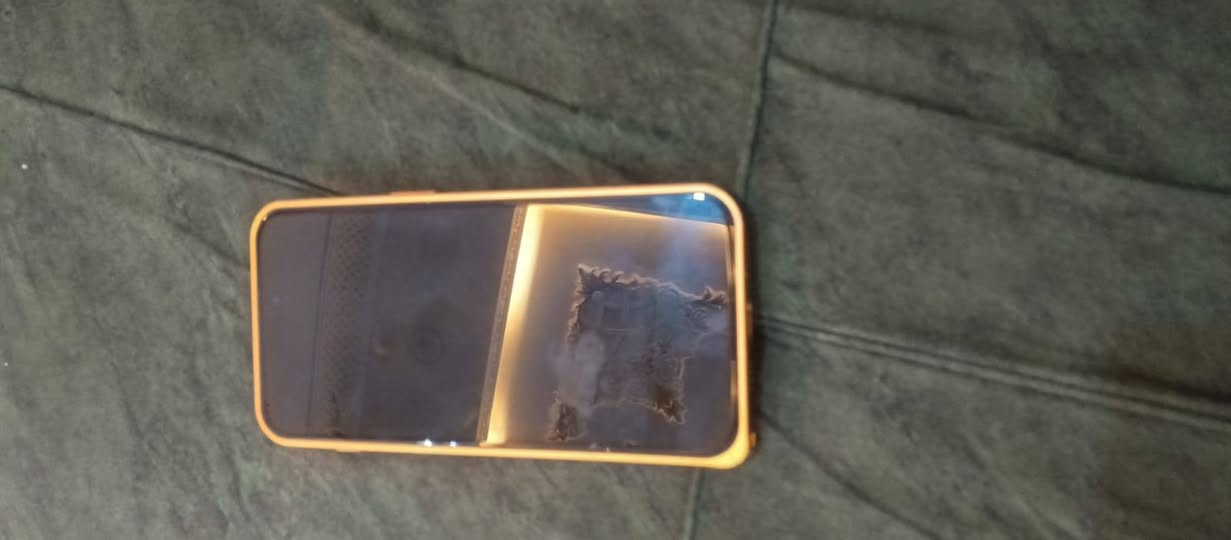 أيفون 15 برو ماكس بعده جديد بطارية 92 لون أسود السعر مليون و 200/رقم ***********
