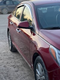 سوناتا امريكي موديل 2016 رقم بغداد ضرر السيارة باب السائق والخلفي يعني...