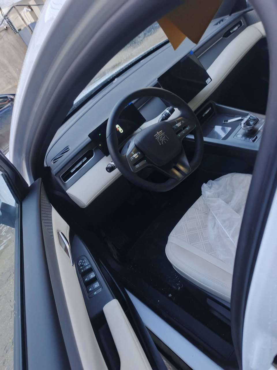 السلام عليكم بي واي دي كن بلاص 2025 زيرو بسمي عله كد الترقيم ماشيه رقم بغداد بسمي
داخل ابيض مكفولة من الضربه والصبغ والبارد والخدوش والرصعات
غراضها كامله كفاله عامه
السعر 17800 عراقي مرقم بغداد كامل 

***********
