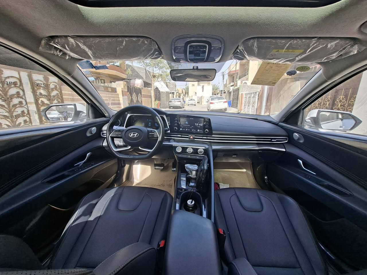 السلام عليكم اخواني عندي النترا تجميع صيني رقم بغداد موديل 2025كفاله عامه من كلشي مواصفات معروفه فول مواصفات استخدام شخصي السيارة على وضع الشركه ماشيه ١٥الف وقابل للزيادة  بسمي تحويل مباشر اريد ب١٥٨ وبيها مجال للشراي عنوان بغداد السيديه هاتف 📱 ***********
