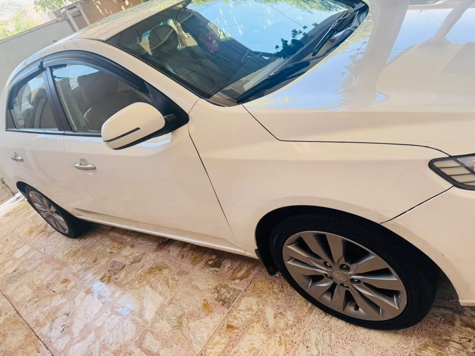 سيراتو موديل ٢٠١٢ 
رقم سليمانيه دولي 
سنويه لنهاية ٢٠٢٧
فول موصفات عدى الفتحه 
تحكم جهتيت
كير 6نمر 
شفتات استرين 
تبريد بيانو شاشه 
كامره
حساسات خلفي 
دوشمه جلد 
ارظيات جلد 
مكينه لا تنقيص ولا بخار  خير من الله 
تبريد ثلج ❄️❄️❄️
تخم تاير جديد 
خمسه ويل كب ١٧ 
منظومة بانزين جديده 
صدر جديد 
السعر ٩٨وبيهه مجال
المكان ديالى المقداديه 
***********
