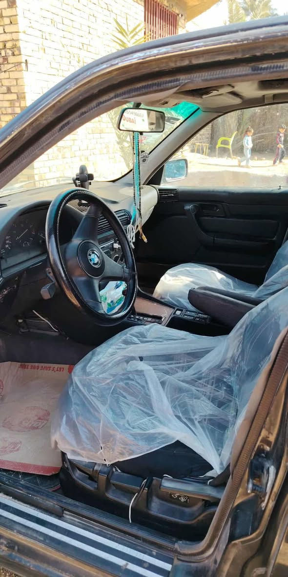 اللهم صل على محمد وآل محمد 
متاح BMWموديل 1991حجم 525
سياره جاهز تخم تاير حداديه مكينه مسكر 
فانوس كير اوتماتيك مصبوغ عام جماليه مكفوله 
سياره مكان طوريج رقم هاتف ‭0772 399 5382‬
