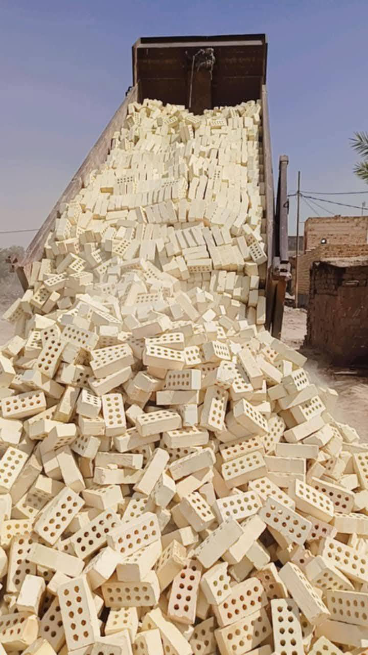 📢 لجميع المقاولين وأصحاب المشاريع الإنشائية
واصحاب السكلات و جميع الاهالي المتوجهين على بناء

 أفضل أنواع الطابوق الجمهوري والعادي بجودة عالية وأسعار منافسة!💸🔥
✅ طابوق قوة ولون وعدد مضبوط مع زيادة 
✅ طابوق متين ومقاوم بأعلى المعايير 
✅ أسعار خاصة للمشاريع الكبيرة والمقاولين
✅ خدمة توصيل سريعة داخل بغداد والمناطق القريبة 
وكذلك باقي المحافظات توصيل خلال ٢٤ ساعة فقط
📞 للتواصل والاستفسار: واتساب ومسنجر واتصال
*********** 
🚛 اطلب حتى نوفر ألك أفضل طابوق لبناء مشروعك.
