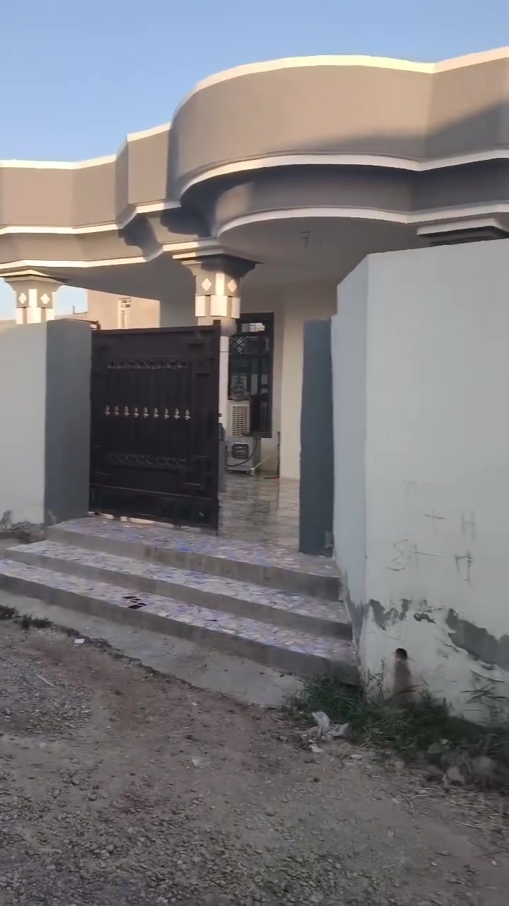 السلام عليكم
دار للبيع بيجي الحريجيه قريب على بيوت عادل الدج
زراعي المساحه 550متر 
باقي التفاصيل داخل الفيديو 
للاستفسار الاتصال:***********
