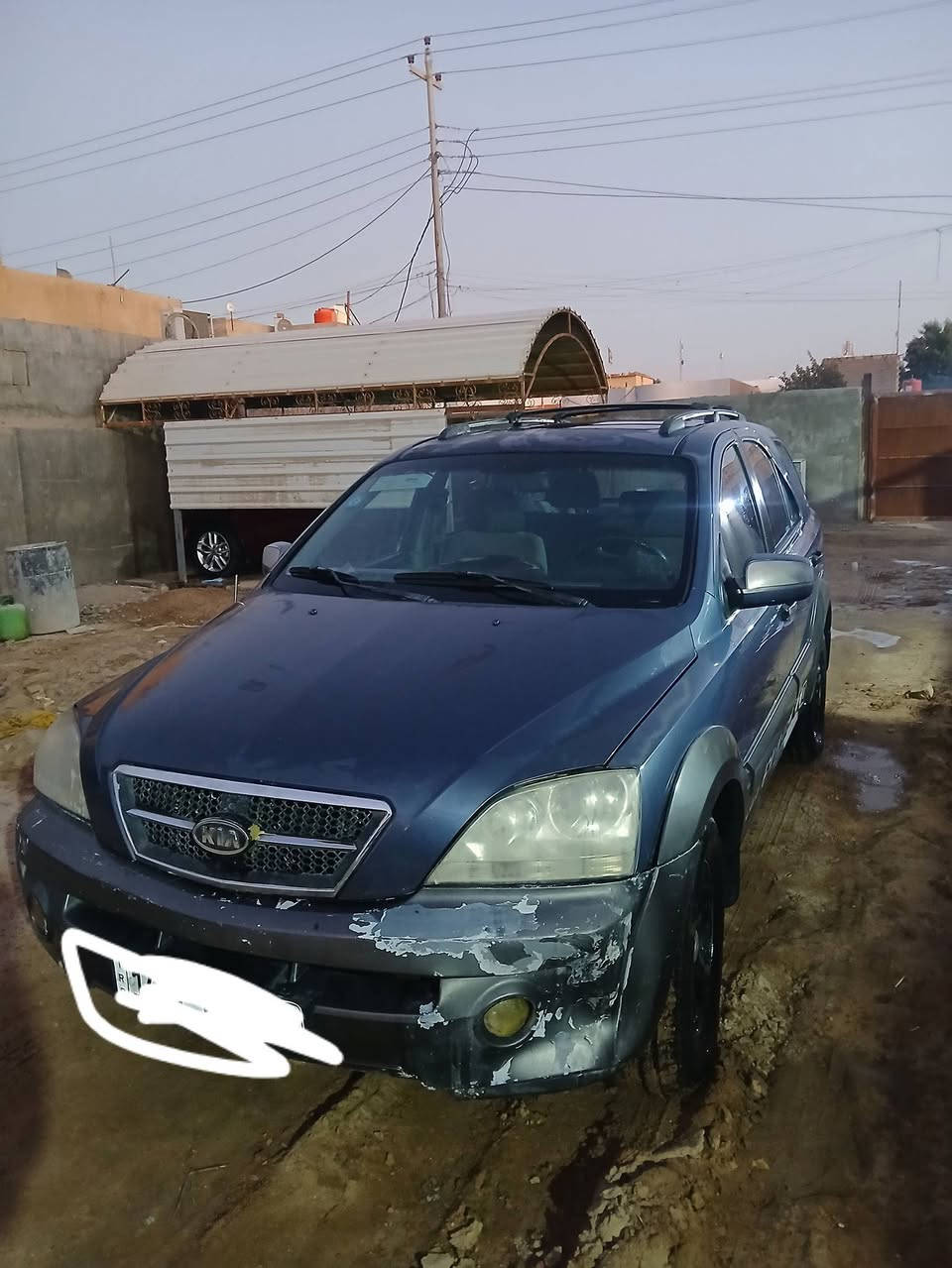 السلام عليكم 
سيارة سورنتو مديل خليجي ٢٠٠٤ محرك 6سلندر ٣٥٠٠
مشكلة بلمحرك صار عندي حماوة بلطريق وكفت 
كفالة من الحادث  وصبغ 
عدا. بنيد مصبوغ
ابيع على وضعها  رقم بصرة انكليزي 
مكاني البصرة/ قضاء شط العرب/الصالحية 
***********
