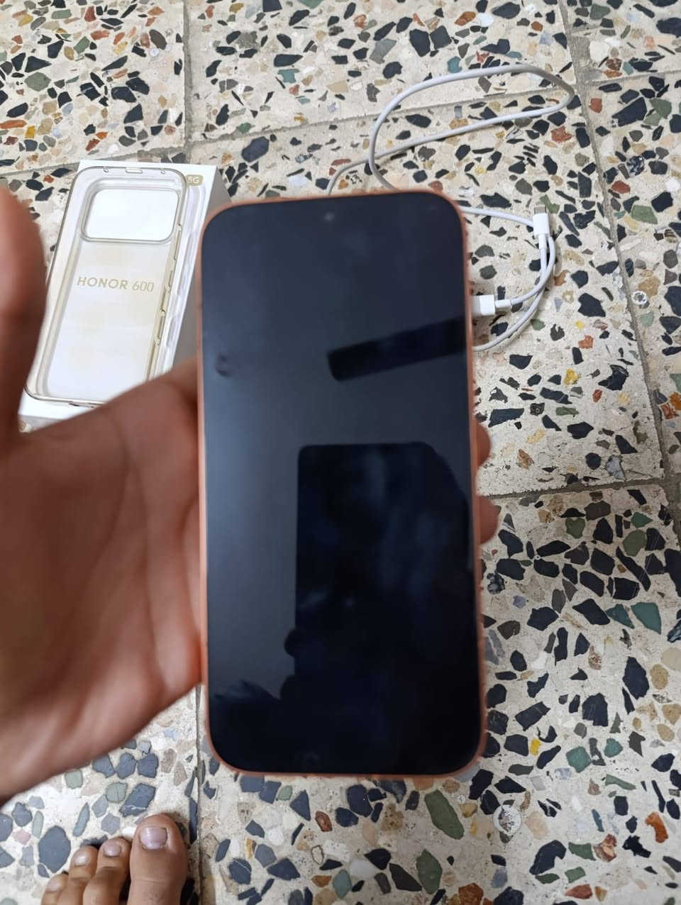 السلام عليكم ورحمة الله وبركاته تلفون هونر 600 5g ذاكره 256 رام 12العنوان الحريه الدولعي السعر 580 وبي مجال والي يريد تفاصيل اكثر يتفضل علا هاذ الرقم ***********
