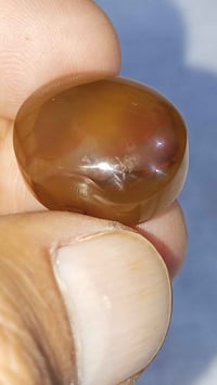 حجر يماني • ماء بداخله