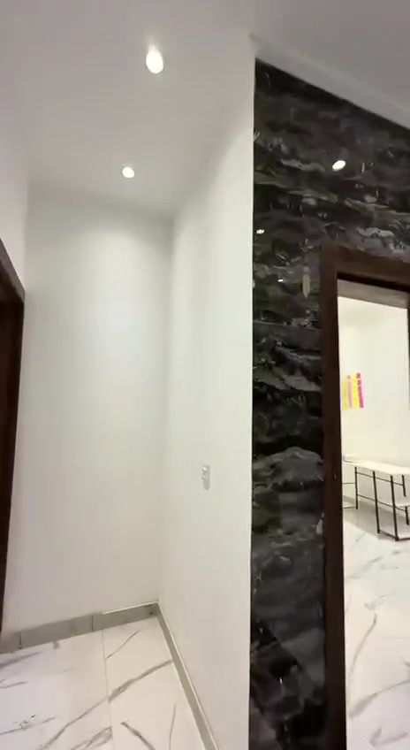 🏡 شقة للإيجار – المنصور / حي دراغ

📍 طابق أول – شقة حديثة
🏠 3 غرف نوم + مطبخ + حمام
✨ الشقة فارغة بدون أي أثاث
👩‍🎓 مناسبة للطالبات أو الموظفات
💰 الإيجار الكلي: مليون الف
🔹 نظام الإيجار القطعي أو بالغرف:
• غرفتين: 350 ألف لكل غرفة
• غرفة: 300 ألف

للأستفسار ***********
